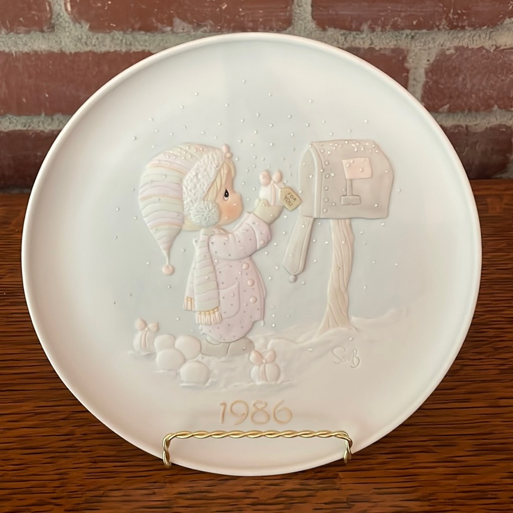Precious Moments 1986 Plate “I’m Sending You A White Christmas”
